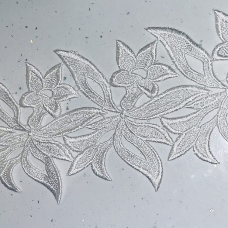 Appliqué Lily - White (50cm Pieces)