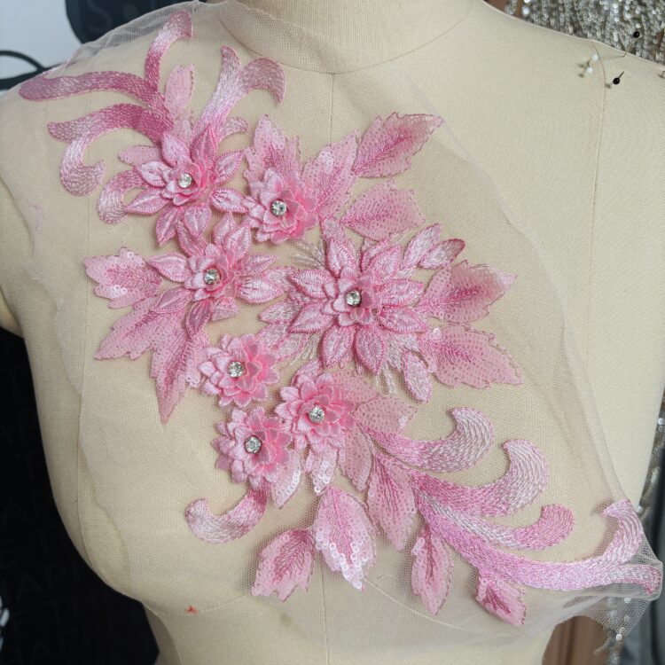 Mia Floral patch 15" x 6" pink