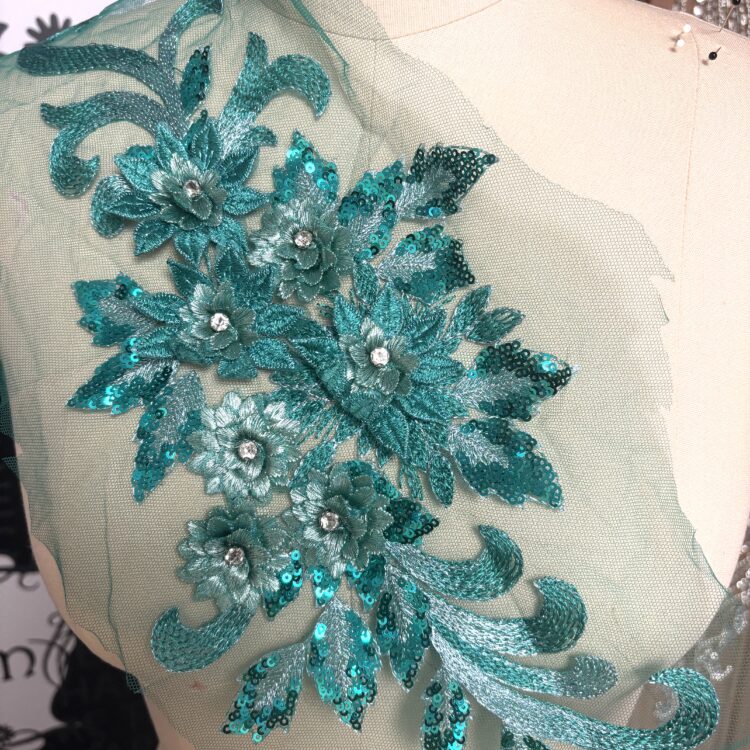 Mia Floral patch 15" x 6" green