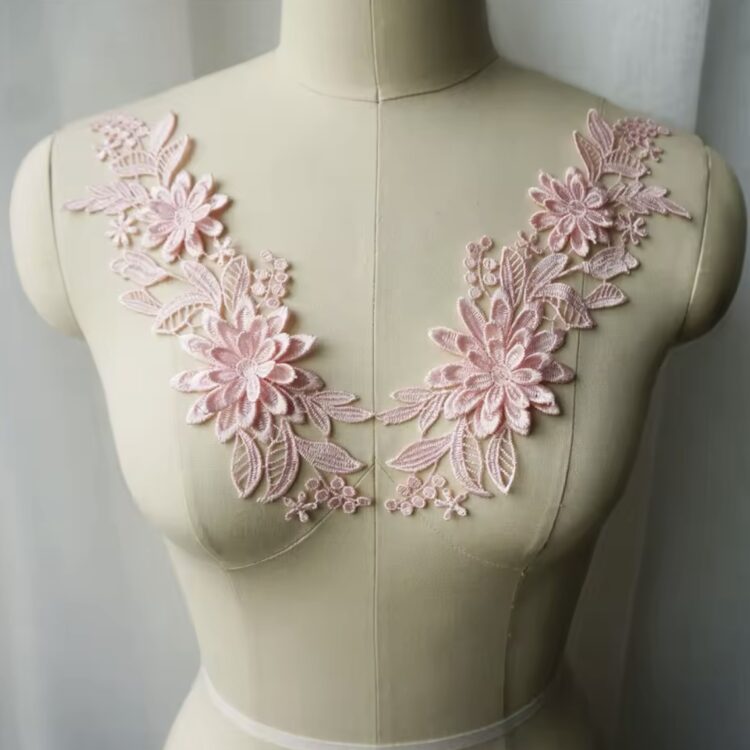 Daisy Applique 9" x 3" baby pink