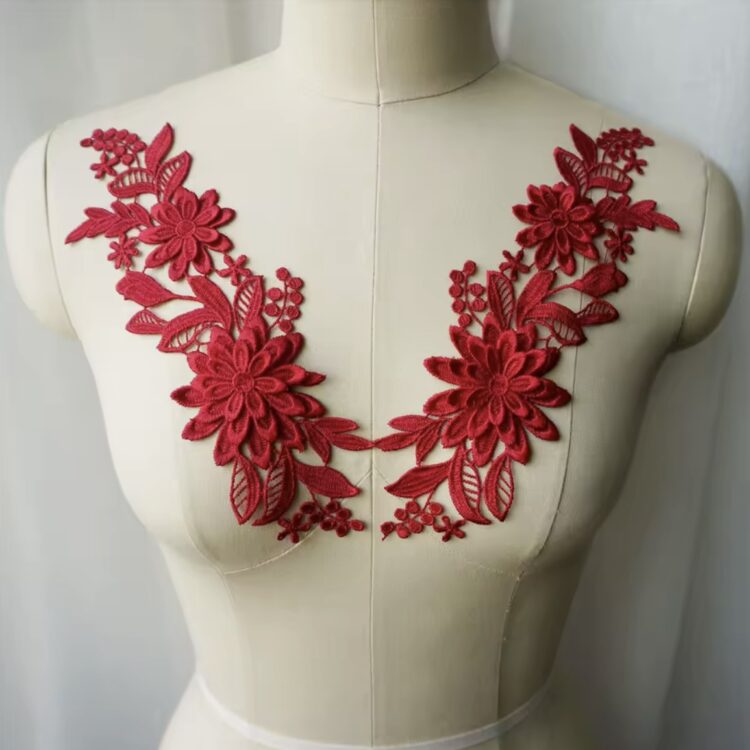 Daisy Applique 9" x 3" wine