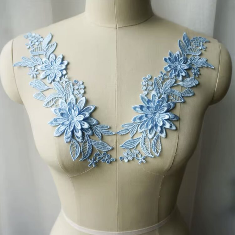 Daisy Applique 24 x 7 baby blue