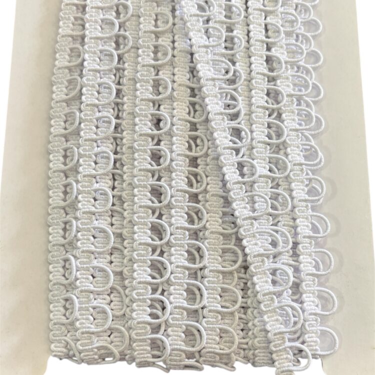 Bridal Button Looping white