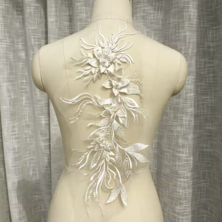 Zoey floral applique patch - Champagne