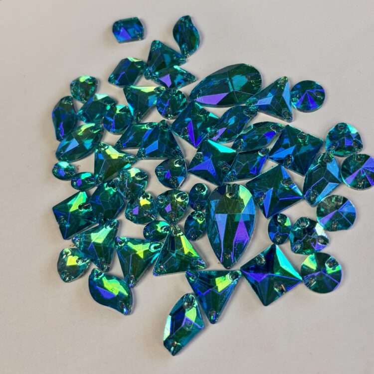 Mixed large stones - Emerald AB